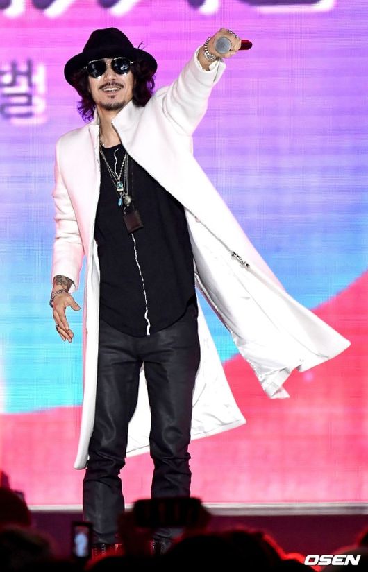 28일 오후 서울 광화문광장에서 ’제1회 서울 뮤직 페스티벌(SMUF)' 개막 공연이 열렸다.가수 타이거JK가 공연에 참가해 무대를 펼치고 있다. /dreamer@osen.co.kr
