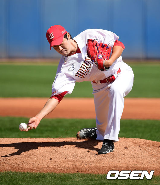 SK 박종훈이 선발로 나서 역투하고 있다. /jpnews@osen.co.kr