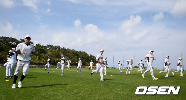 LG 선수들이 훈련을 하고 있다. /youngrae@osen.co.kr 
