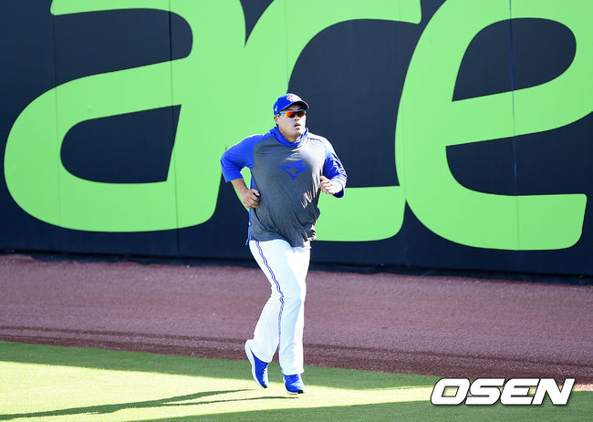 경기에 앞서 류현진이 러닝훈련을 하고 있다. / soul1014@osen.co.kr