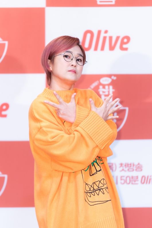 [사진=컨텐츠랩 비보, 올리브 제공] '밥블레스유2' 제작발표회에서 송은이가 포즈를 취했다. 