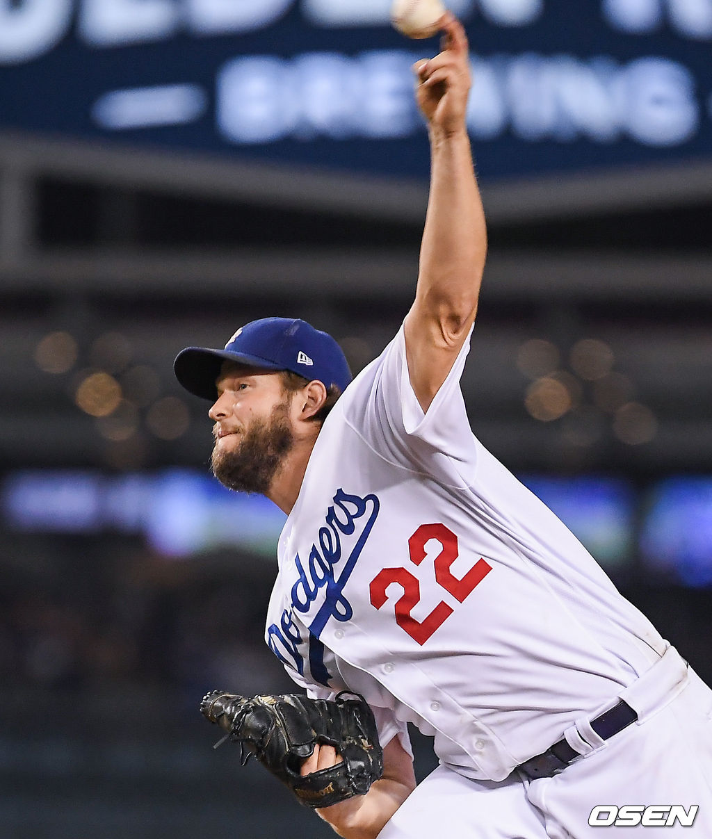 다저스 커쇼가 역투하고 있다. /soul1014@osen.co.kr