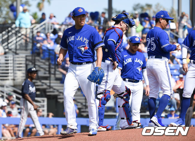 1회초 토론토 선발투수 야마구치가 강판되고 있다. 야마구치는 이날 0.2이닝 3실점 기록했다. / soul1014@osen.co.kr