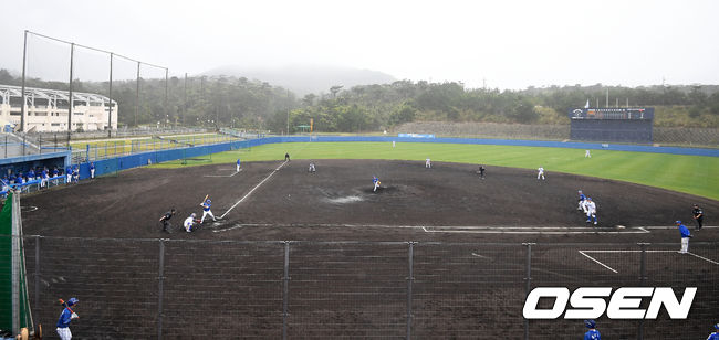 삼성 라이온즈가 26일 오후 일본 오키나와 온나 아카마 볼파크에서 청백전을 진행했다.삼성 선수들이 경기를 치르고 있다. /youngrae@osen.co.kr