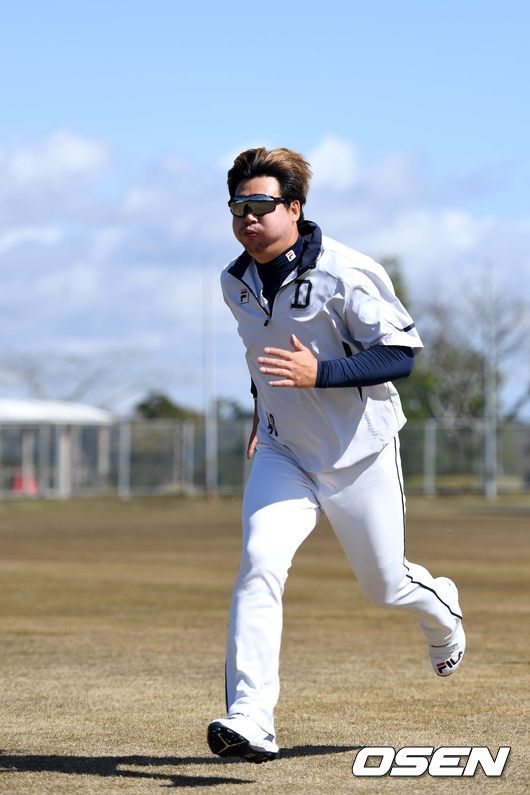 두산 이현승이 러닝훈련을 하고 있다. /sunday@osen.co.kr