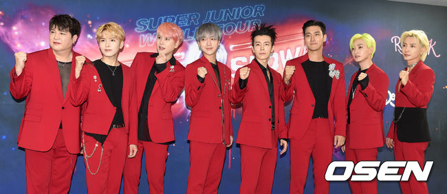슈퍼주니어가 포토타임을 하고 있다. /dreamer@osen.co.kr