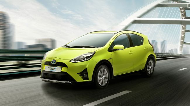 프리우스 C 크로스오버. 