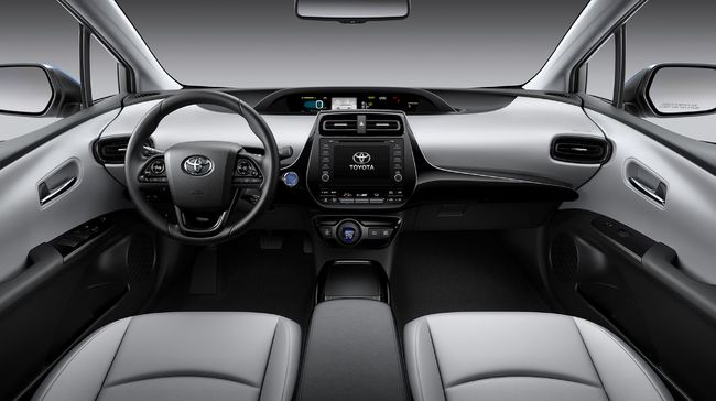 2020년형 프리우스 AWD.