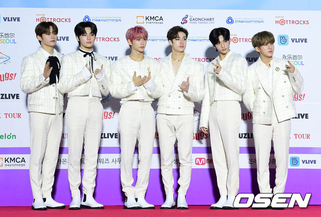 스트레이키즈가 포토타임을 하고 있다.  /jpnews@osen.co.kr