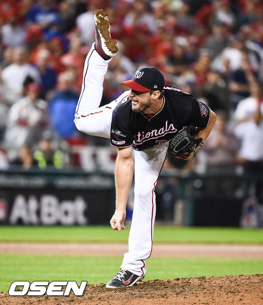 7회초 1사 만루위기 워싱턴 슈어저가 역투하고 있다. /soul1014@osen.co.kr