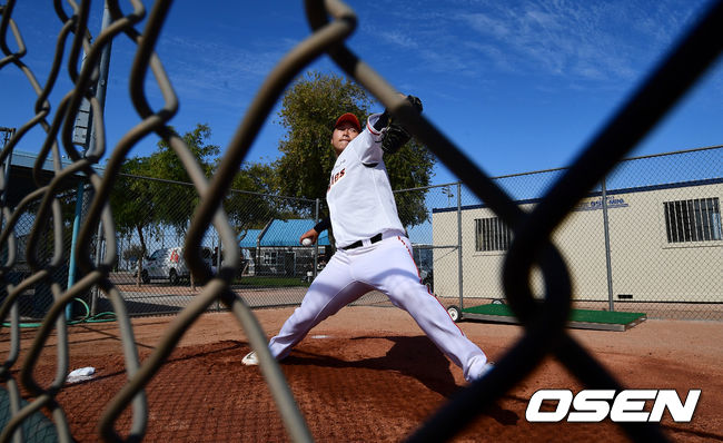 20일(한국시간) 한화 남지민이 불펜 피칭을 하고 있다. /jpnews@osen.co.kr