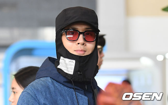 빅스 라비가 출국장으로 향하고 있다./ youngrae@osen.co.kr