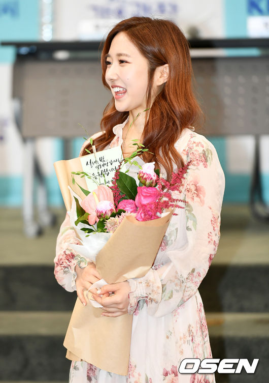 에이핑크 정은지가 포토타임을 갖고 있다. /pjmpp@osen.co.kr