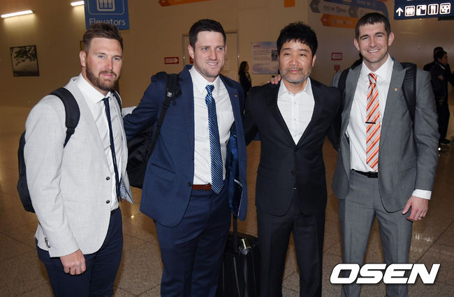 [사진] 한화 서폴드, 채드벨, 한용덕 감독, 호잉(왼쪽부터) /OSEN DB