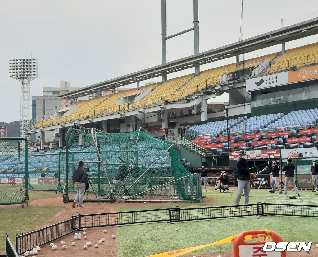 13일 대전 한화생명이글스파크에서 한화 선수단이 훈련 중이다. /waw@osen.co.kr