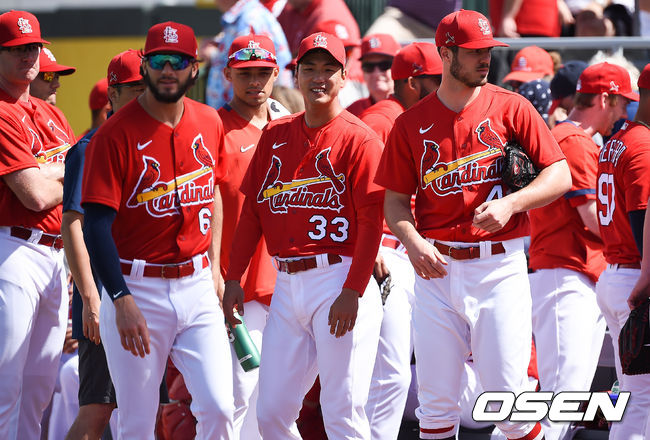 경기에 앞거 김광현이 불펜에서 동료들과 대기하고 있다. / soul1014@osen.co.kr