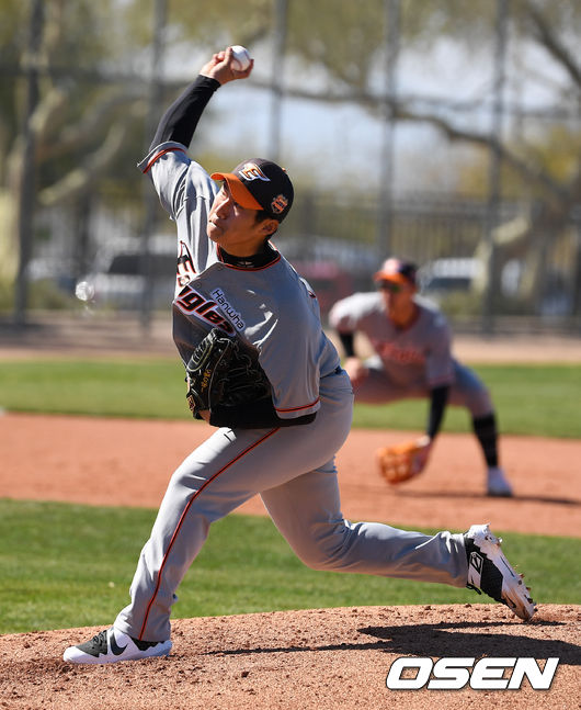 한화 남지민이 자체 홍백전에서 역투하고 있다. /jpnews@osen.co.kr