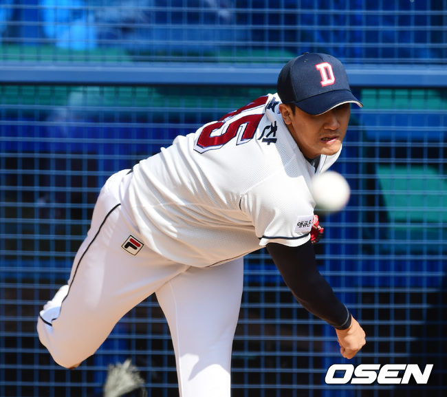 이용찬이 불펜 피칭을 하고 있다. /jpnews@osen.co.kr