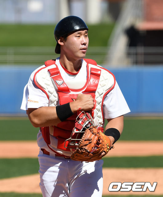SK 이홍구가 연습경기를 준비하고 있다. /jpnews@osen.co.kr