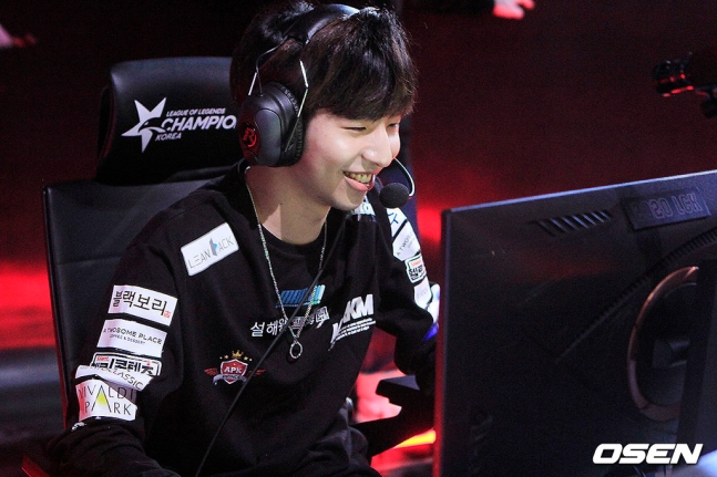 원거리 딜러 '하이브리드' 이우진.