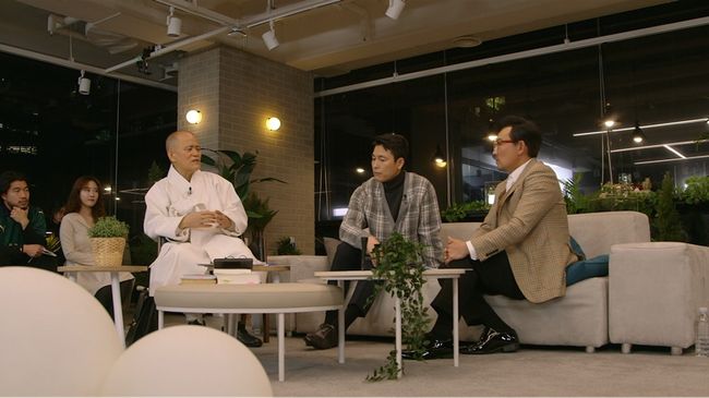 [사진=KBS 제공] '도올학당 수다승철'에서 도올, 이승철, 정우성이 사랑에 대한 담론을 나눈다.