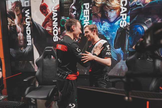 '퍽즈' 루카 페르코비치(왼쪽)와 '캡스' 라스무스 뷘터. /라이엇 게임즈 플리커.