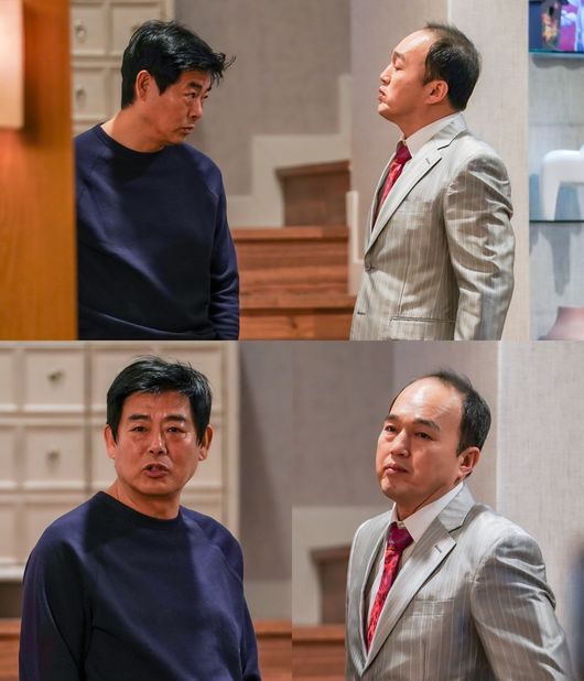 [사진=TV조선 제공] 새 예능드라마 '어쩌다 가족'에서 배우 성동일과 김광규의 연기 대결이 기대를 모으고 있다. 사진은 두 사람의 촬영 스틸 컷.