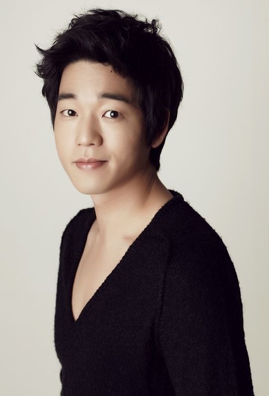 [사진=가족이엔티 제공] 배우 문지윤이 급성 패혈증으로 세상을 떠났다. 사진은 고인의 과거 프로필이다.