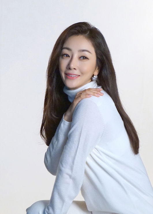 [사진=후시엔터테인먼트 제공] 배우 오나라가 MBC 새 월화극 '십시일반'에 출연한다. 