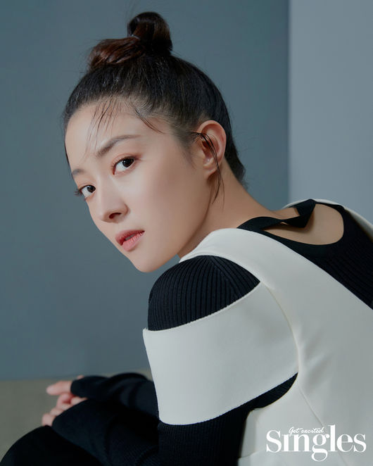 싱글즈 제공