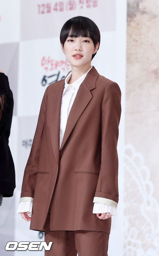 28일 오후 서울 영등포구 타임스퀘어 아모리스홀에서 열린 tvN '막돼먹은 영애씨 16'(정형건 PD) 제작발표회서 손수현이 포토타임을 갖고 있다./ rumi@osen.co.kr