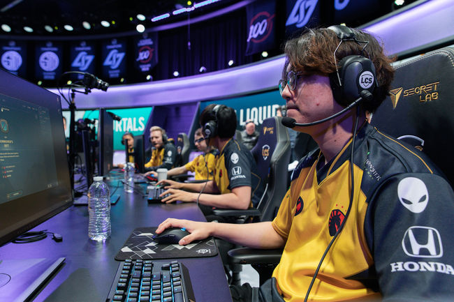 라이엇 게임즈 플리커.