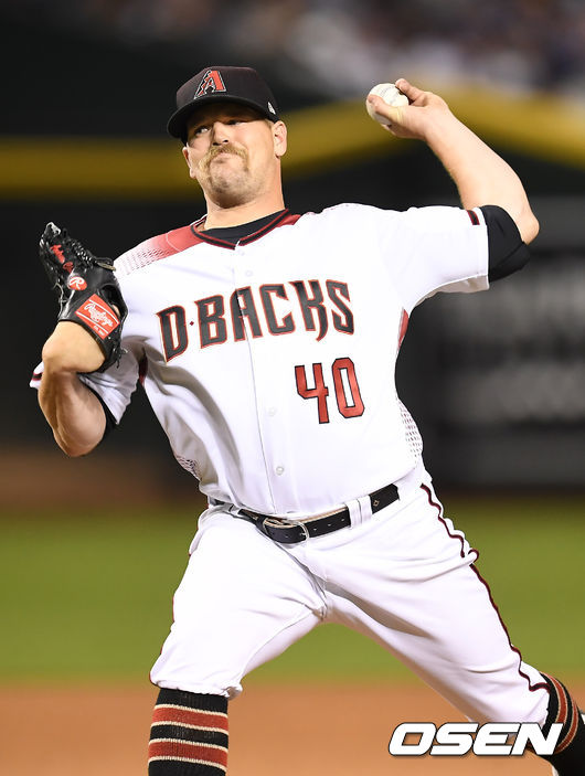 7회초 애리조나 앤드류 샤핀이 역투하고 있다. / youngrae@osen.co.kr