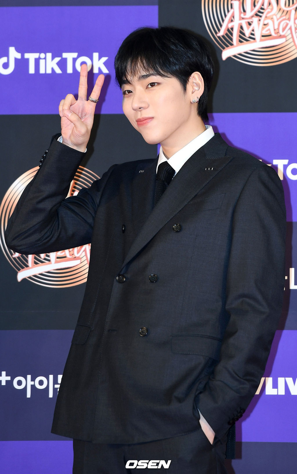 4일 오후 서울 구로구 고척 스카이돔에서 ‘제34회 골든디스크어워즈 with 틱톡’(2020 골든디스크) 디지털 음원 부문 시상식이 열렸다.가수 지코가 포즈를 취하고 있다. /sunday@osen.co.kr