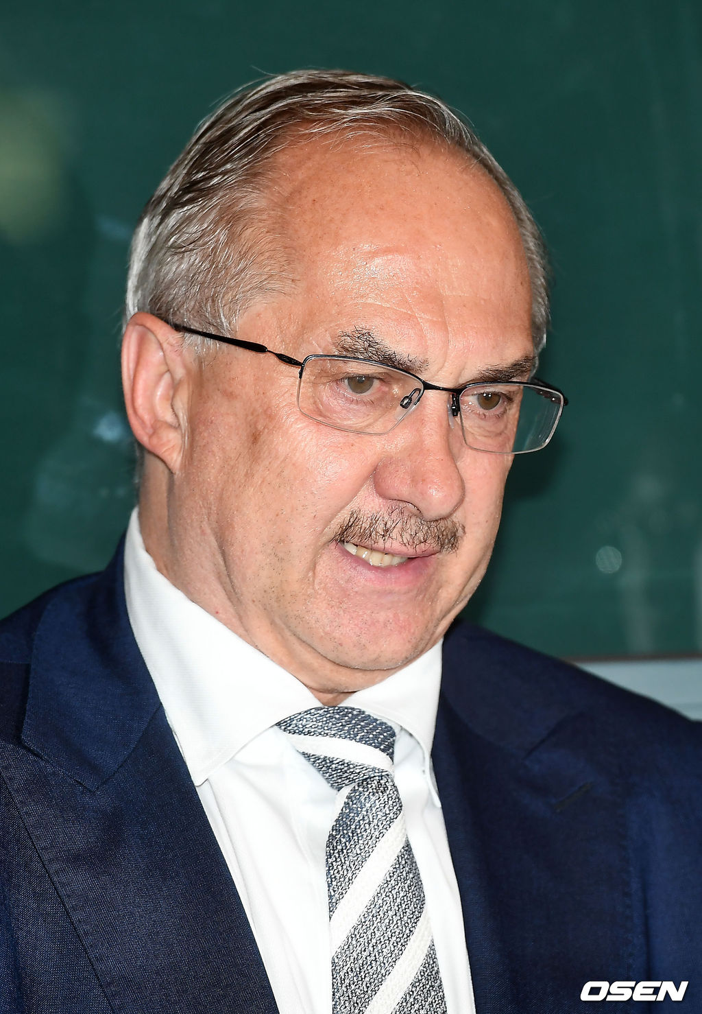 슈틸리케 감독이 인터뷰를 하고 있다. / youngrae@osen.co.kr