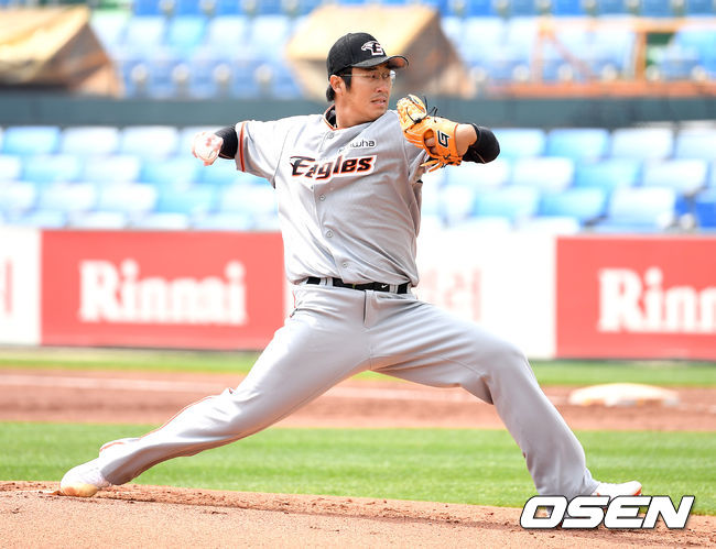 한화 청팀 선발 장민재가 힘차게 공을 뿌리고 있다. / dreamer@osen.co.kr