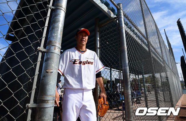 한화 장민재가 훈련을 준비하고 있다. /jpnews@osen.co.kr