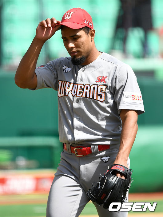 SK 외국인 투수 핀토는 청백전 4경기에서 19실점을 허용했다. / dreamer@osen.co.kr