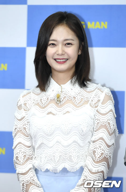 배우 전소민이 포토타임을 하고 있다. /ksl0919@osen.co.kr