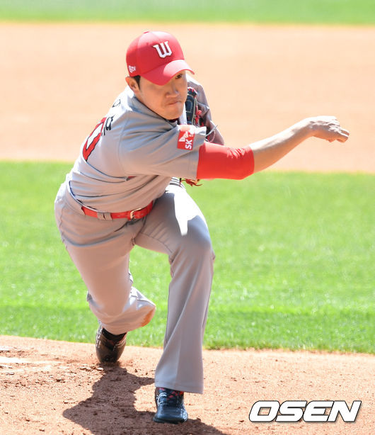 SK 퓨처스 선발 박종훈이 힘차게 공을 뿌리고 있다. / dreamer@osen.co.kr