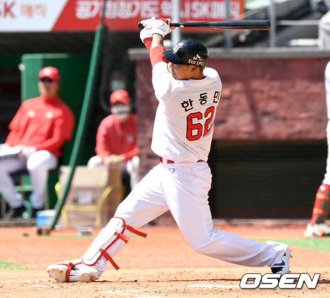 4회말 무사 SK 한동민이 선제 우월 솔로포를 날리고 있다. / dreamer@osen.co.kr