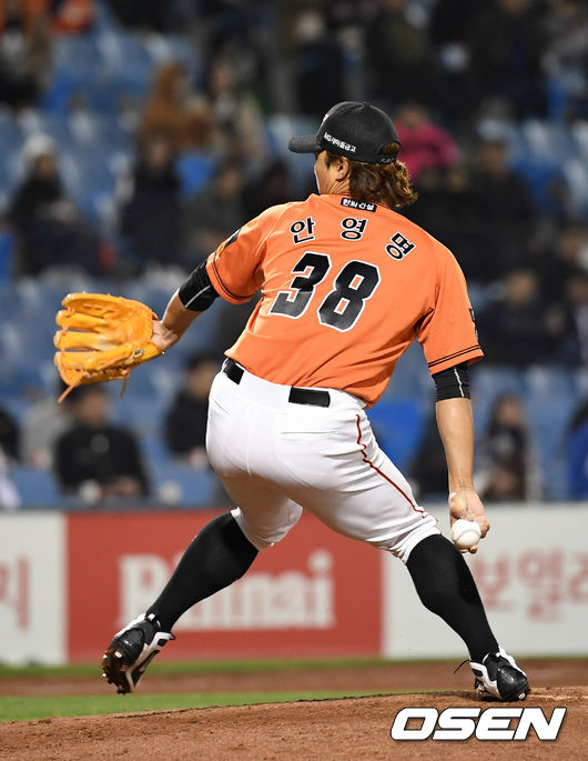 한화 안영명이 역투하고 있다. /jpnews@osen.co.kr