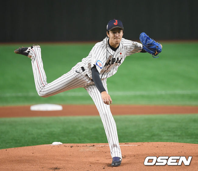 1회초 일본 기시가 역투하고 있다. /youngrae@osen.co.kr 