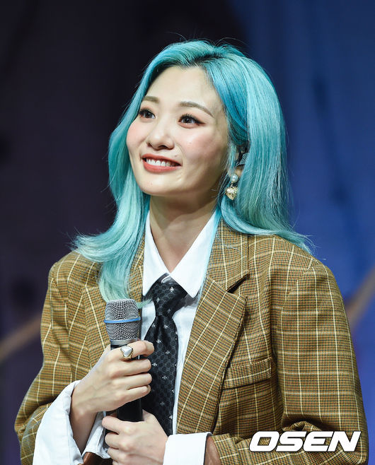 볼빨간사춘기 안지영이 질문을 듣고 있다. / soul1014@osen.co.kr