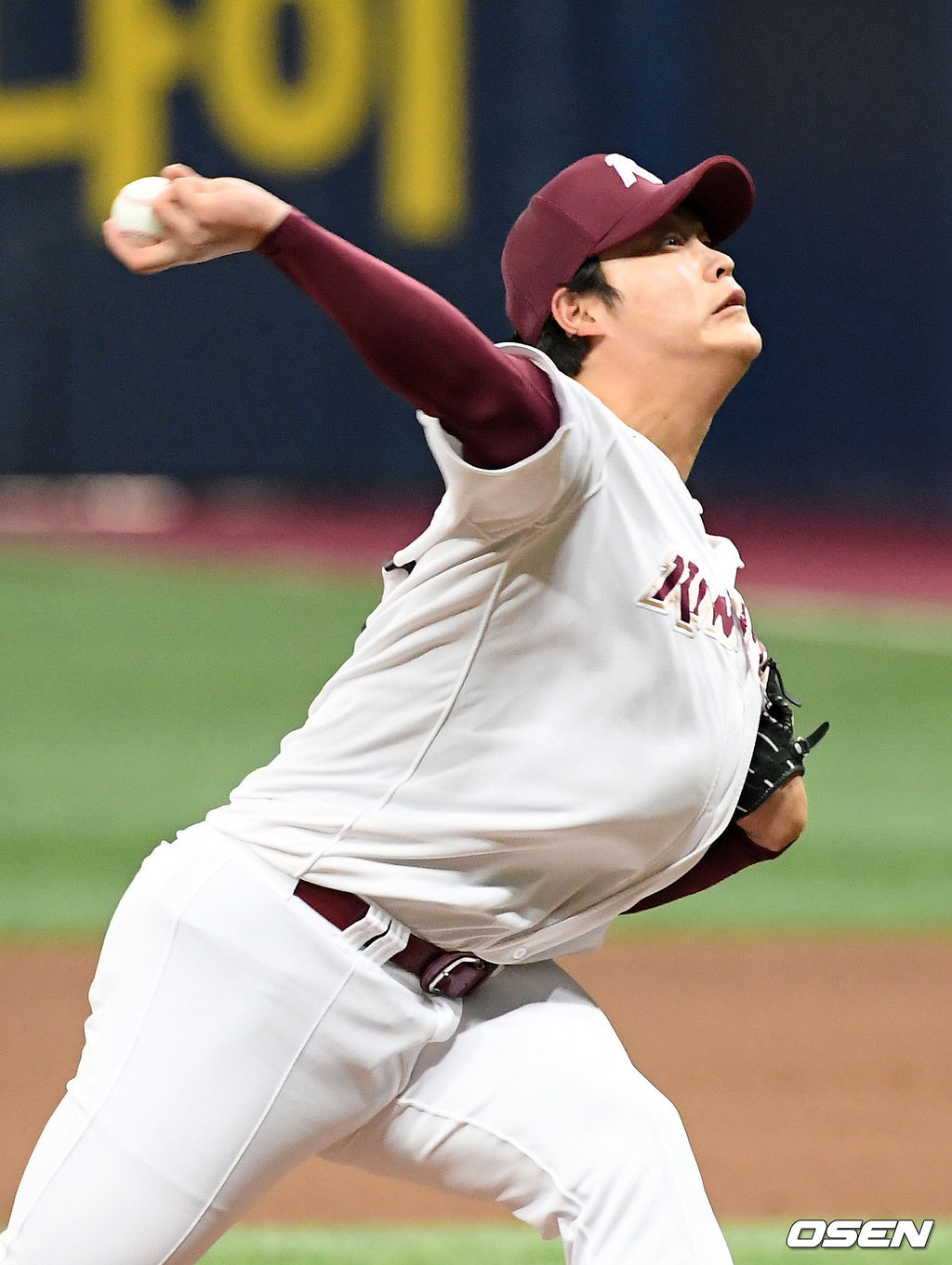 9회초 키움 백팀 조상우가 마운드 위에서 힘차게 공을 뿌리고 있다. / rumi@osen.co.kr
