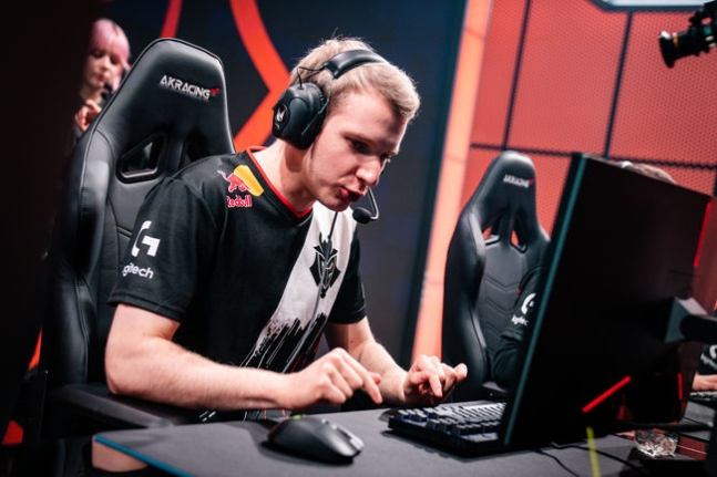 라이엇 게임즈 플리커.