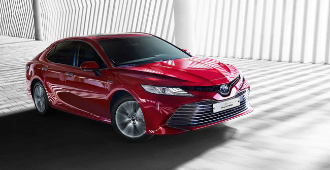 토요타 캠리 하이브리드. 