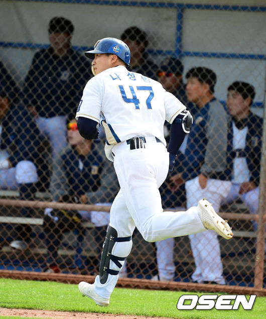 1회말 무사 1루에서 NC 나성범이 외야 플라이로 물러나고 있다. /jpnews@osen.co.kr