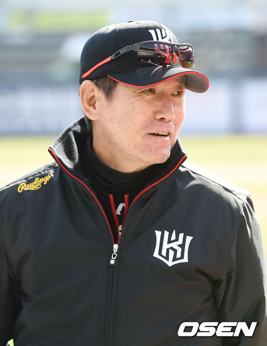 KT 이강철 감독이 인터뷰를 하고 있다. /  soul1014@osen.co.kr