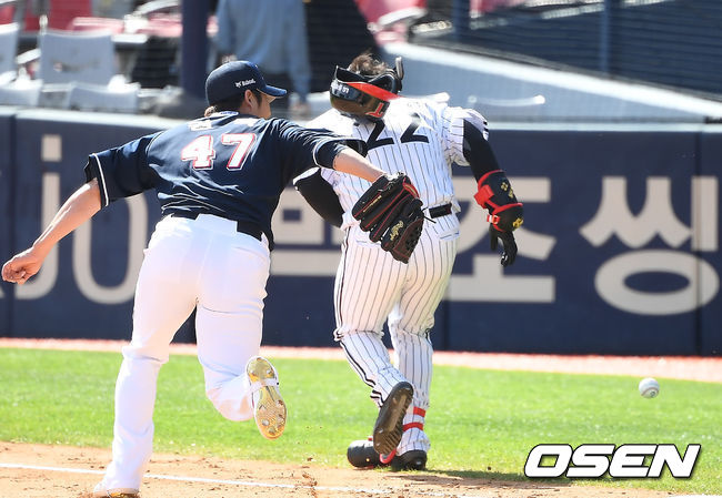 5회말 1사 2루, LG 김현수가 내야 땅볼 때 두산 최주환의 송구 실책으로 1루까지 출루하고 있다. /youngrae@osen.co.kr